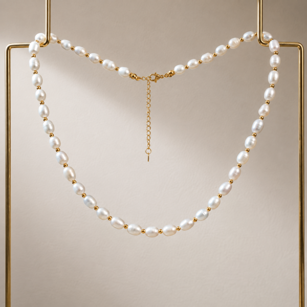 Collar de Perlas Serena con perlas blancas y separadores dorados