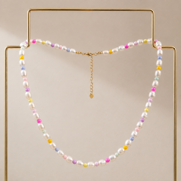 Collar de Perlas Prisma con detalles multicolor en tonos pastel