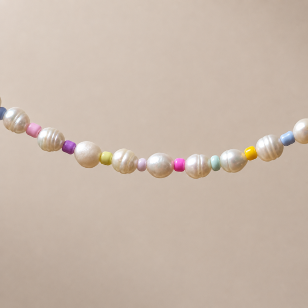 Collar de Perlas Celeste Collar de Perlas Celeste con perlas blancas y chaquira pastel