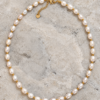 Collar de Perlas Serena con perlas blancas y separadores dorados