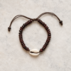 Pulsera de Concha Nalu para hombre con cuentas de madera