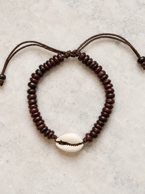 Pulsera de Concha Nalu para hombre con cuentas de madera