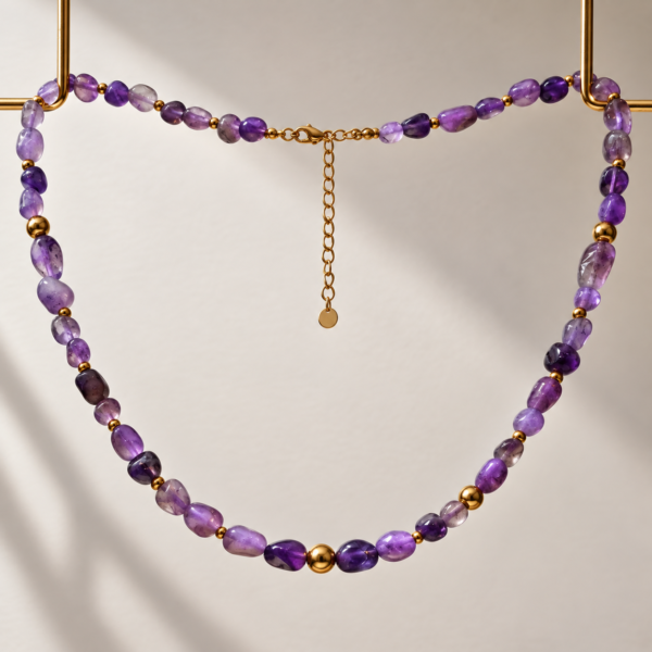 Collar de amatista natural Violeta con detalles dorados de acero inoxidable