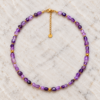 Collar de amatista natural Violeta con detalles dorados de acero inoxidable