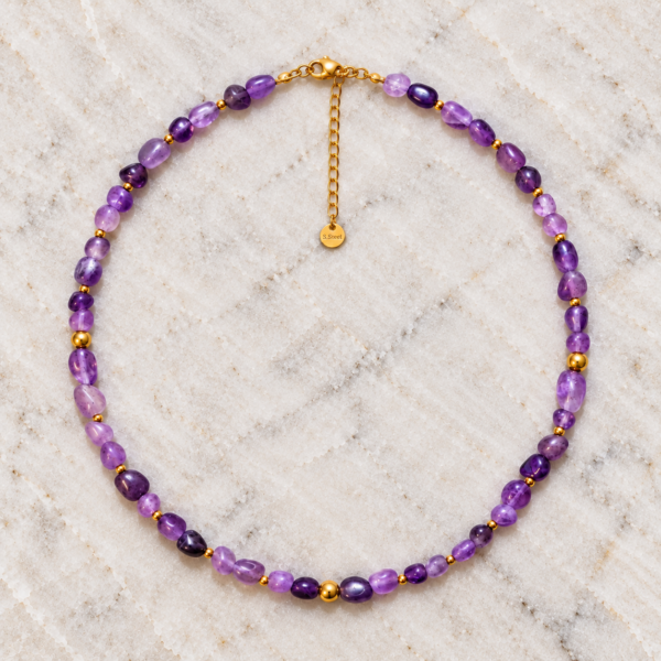 Collar de amatista natural Violeta con detalles dorados de acero inoxidable